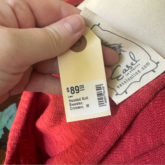 Easel Crimson Hooded Knit Sweater - Picture 13 of 16